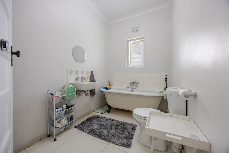 4 Bedroom Property for Sale in Wynberg Upper Western Cape